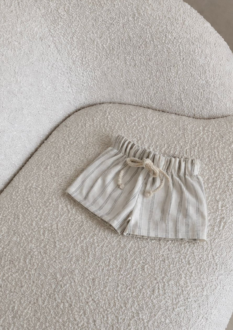 `LINEN´ SHORT