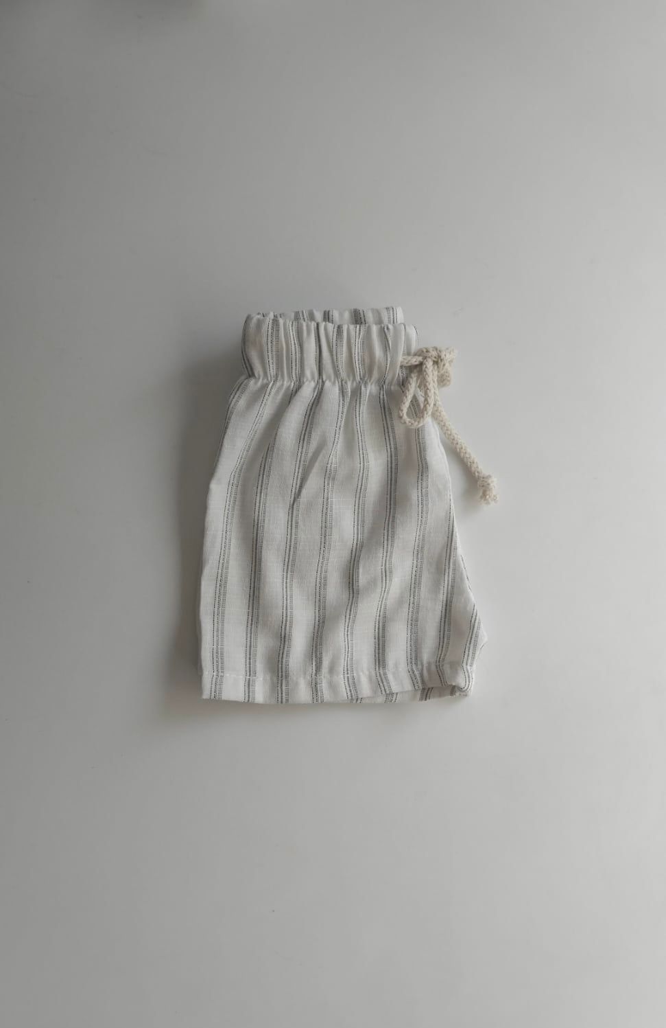 `LINEN´ SHORT